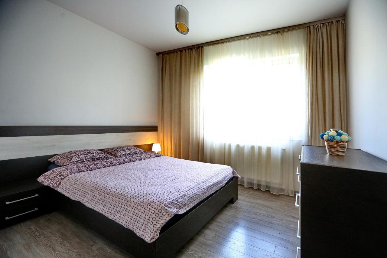 Bloc Izvor Apartment ปีเตช ภายนอก รูปภาพ