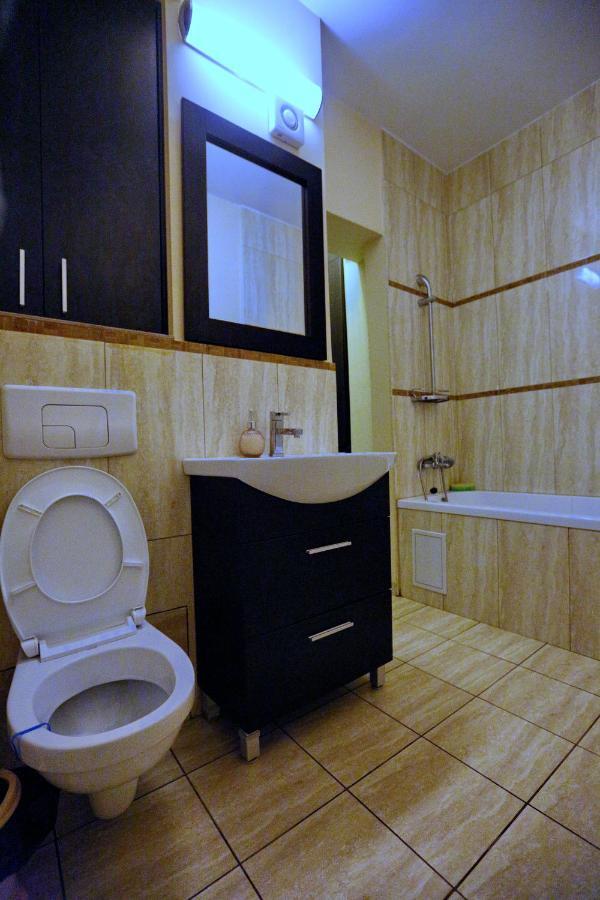 Bloc Izvor Apartment ปีเตช ภายนอก รูปภาพ